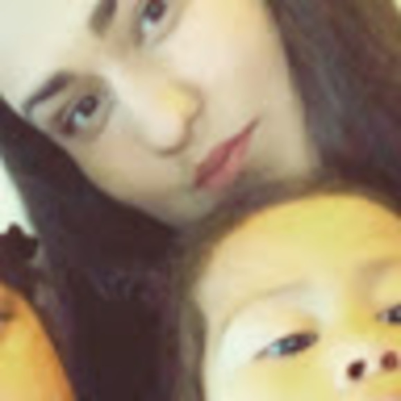 Meet your Posher, Yesenia - Picture 1 of 1